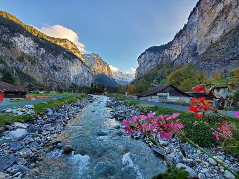 /photos/images/lauterbrunnen two.jpg